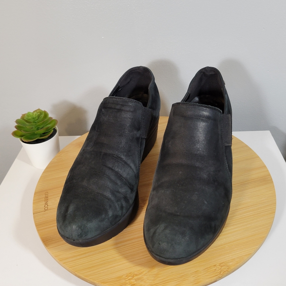 MEPHISTO solid black almond toe wedge slip on casual work comfort shootie